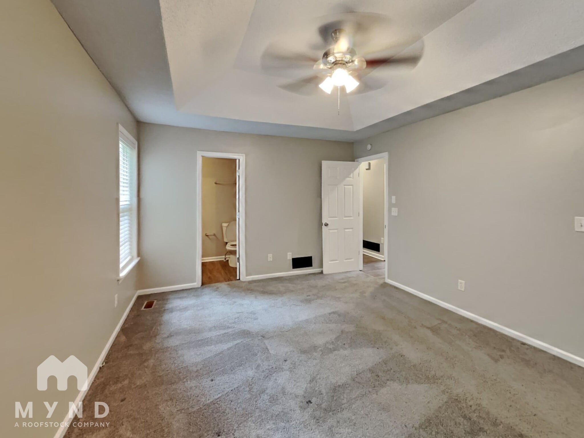 Building Photo - 425 Willow Ln