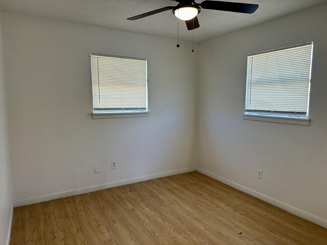 Building Photo - 1119 46th St