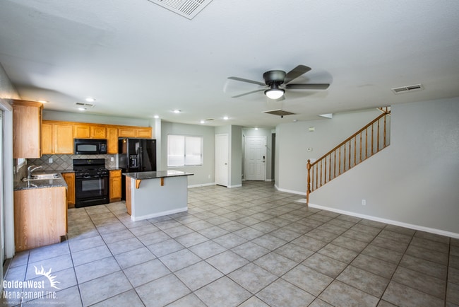 Building Photo - Beautiful 4Bdm 3.5Ba Home in East Las Vegas!
