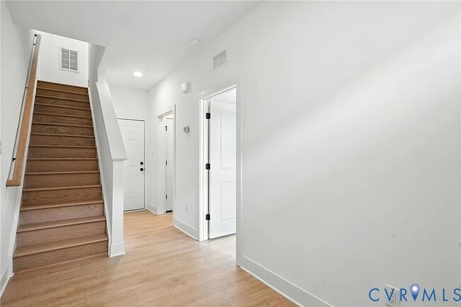 Building Photo - 15315 Sunray Aly