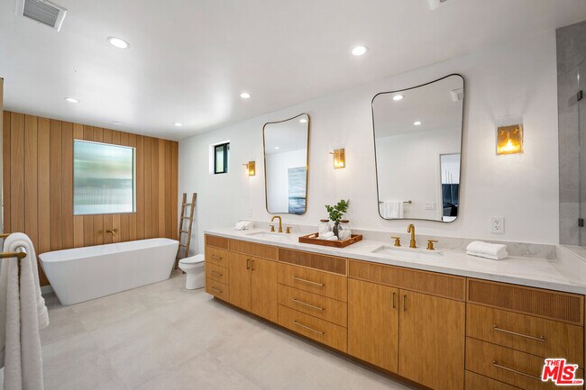 Building Photo - 20215 Lorenzana Dr