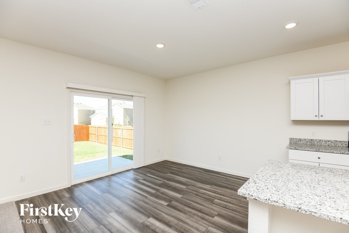 Building Photo - 8356 Hawkview Dr