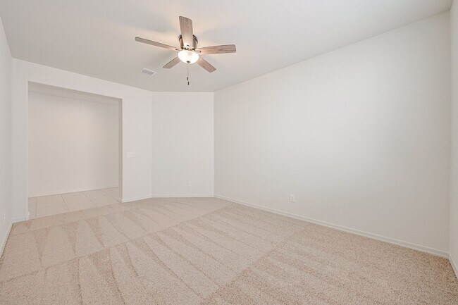 Building Photo - Beautiful 4 Bedroom Home in Aloravita Community
