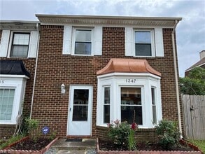 Building Photo - 1347 Battleford Dr