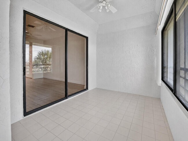 Building Photo - 7460 La Paz Blvd