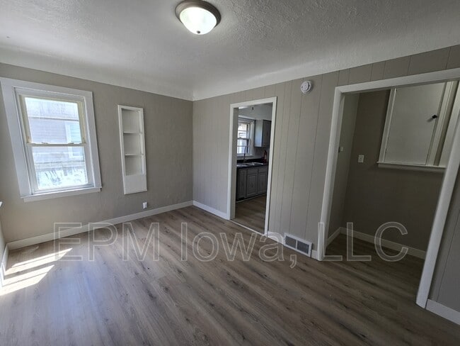 Building Photo - 634 Englewood Ave