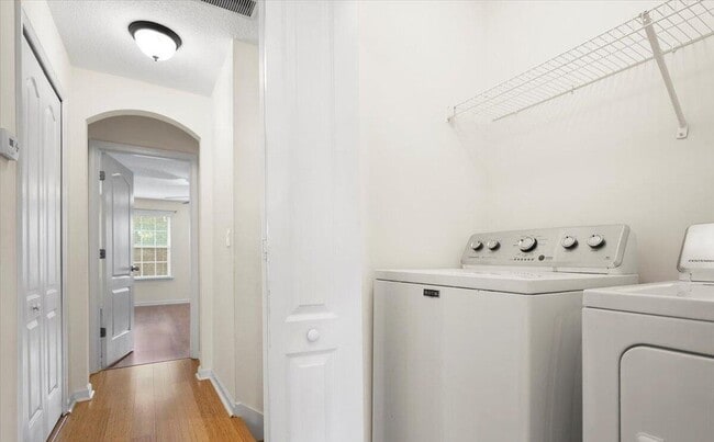 Building Photo - 612 Wishing Wy