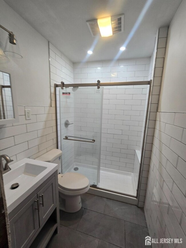 Building Photo - 160 Highland Ave