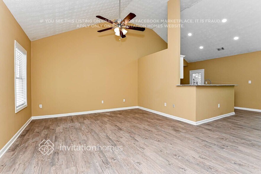 Building Photo - 552 Bridgeport Pl