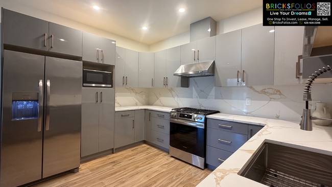Building Photo - Modern Lake Washington View ADU – Fully Furnished 2BR/2BA (Kirkland)