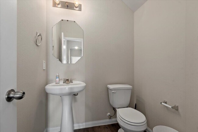 Building Photo - 5639 Brooklyn Rose Dr