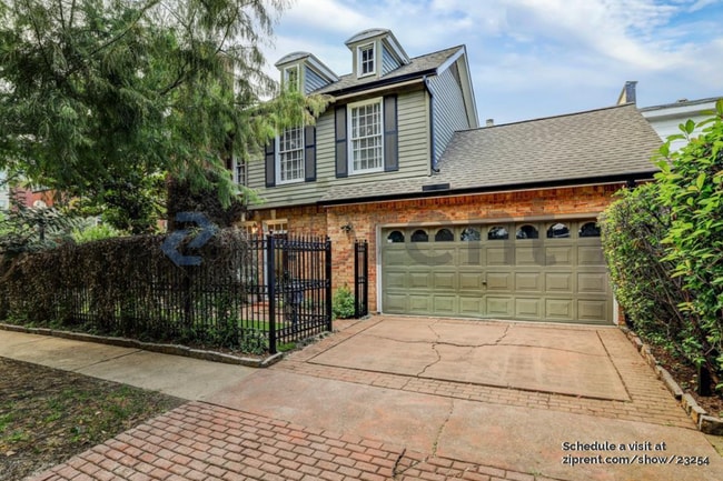 Building Photo - 1426 Marshall St