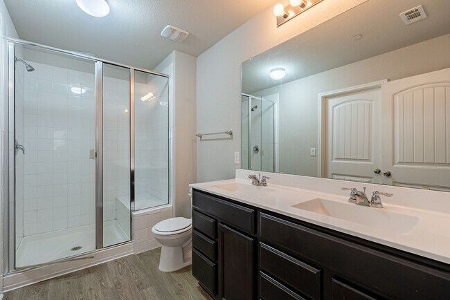 Building Photo - Beautiful 3 bedroom, 2.5 bathroom home in Ridge at Slaughter!!!