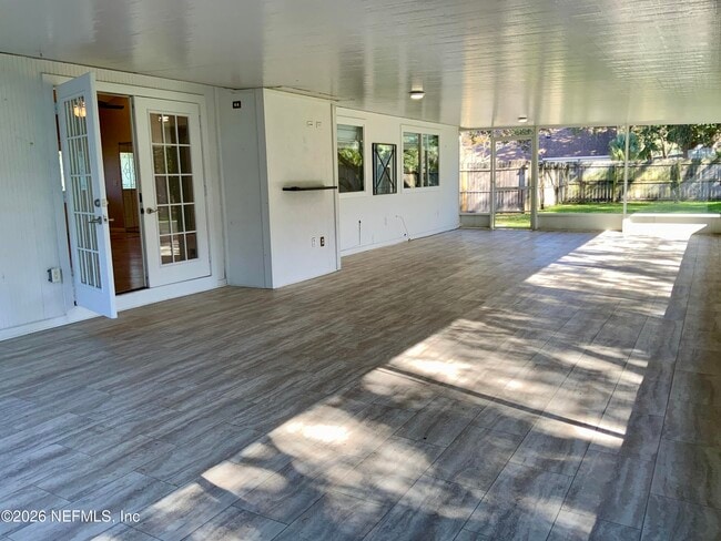 Building Photo - 1809 Kings Way