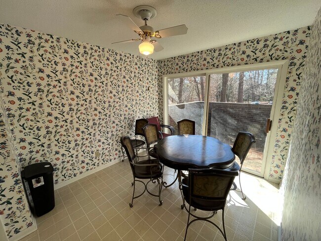 Building Photo - Charming 2BD, 2BA Durham Townhome South of Duke University