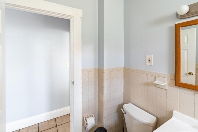 Building Photo - 15 Groom St