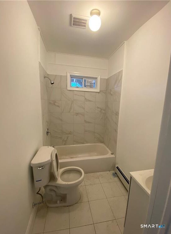 Building Photo - 220 Maplewood Ave