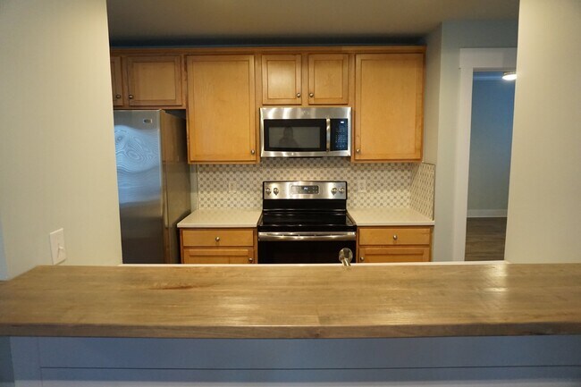 Building Photo - 2BR/2BA Condo in Trolley Path - $1,650/month Pet Friendly*