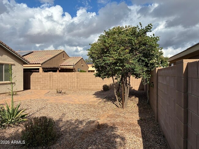 Building Photo - 8011 S 70th Dr