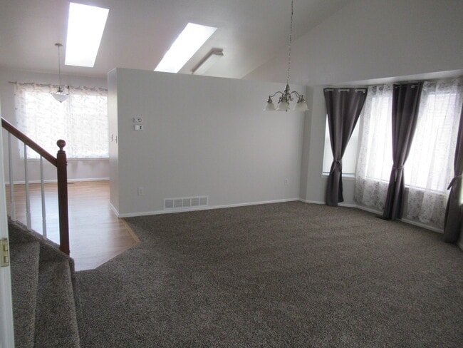 Building Photo - 3190 Leoti Dr