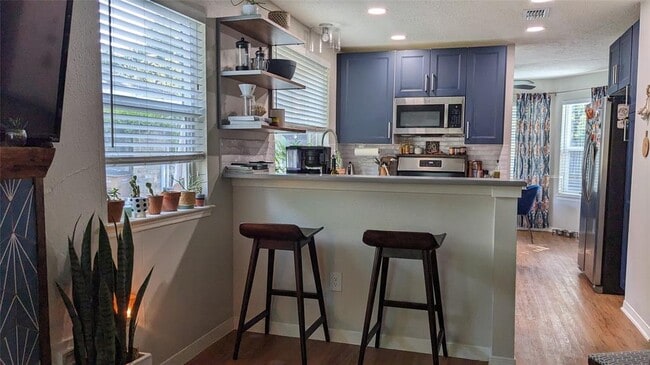 Building Photo - 5322 Summer Dr