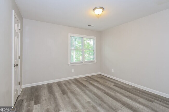 Building Photo - 1272 Channel Park SW