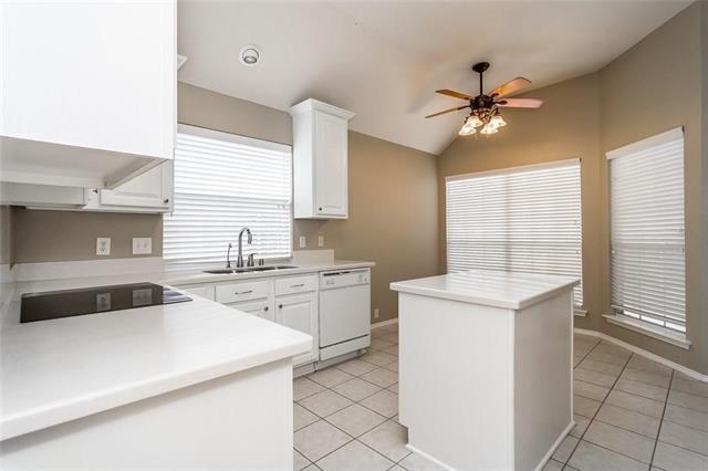 Building Photo - 2453 Cimmaron Dr