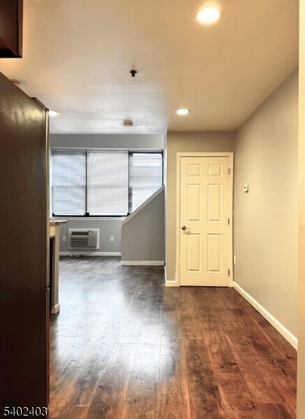 Building Photo - 41 E Cherry St