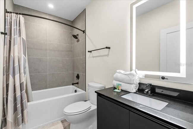 Building Photo - 1385 PEACEFUL Way