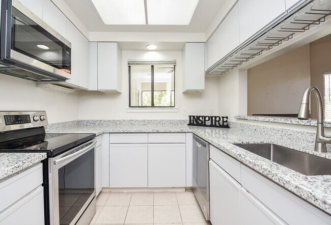 Building Photo - 4144 Greystone Way
