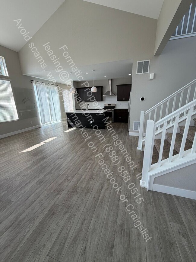 Building Photo - 4340 Mt Shavano St