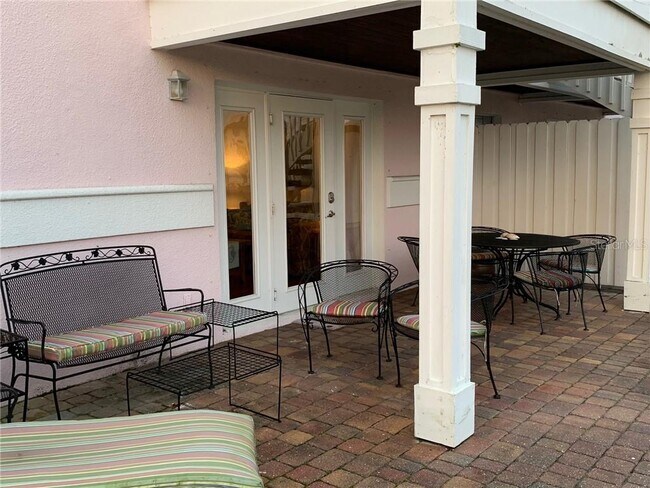 Building Photo - 213 Sea Horse Dr SE