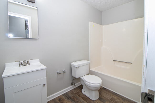 Building Photo - 404 -12 Thompsonville Lane