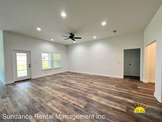 Building Photo - 5 br, 3 bath House - 48 B Longwood Drive