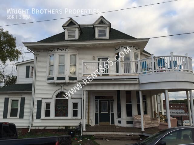 Building Photo - 1318 Laurel Ave
