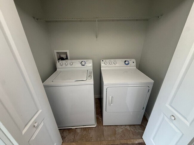 Building Photo - 10769 Savannah Landing Cir