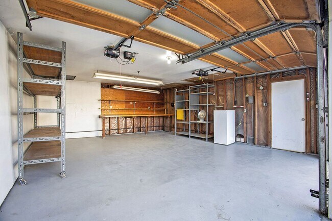Building Photo - 60 Maitland Dr