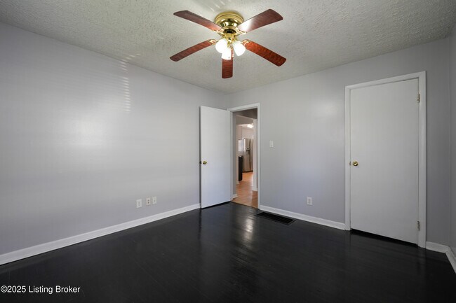 Building Photo - 808 Beecher St