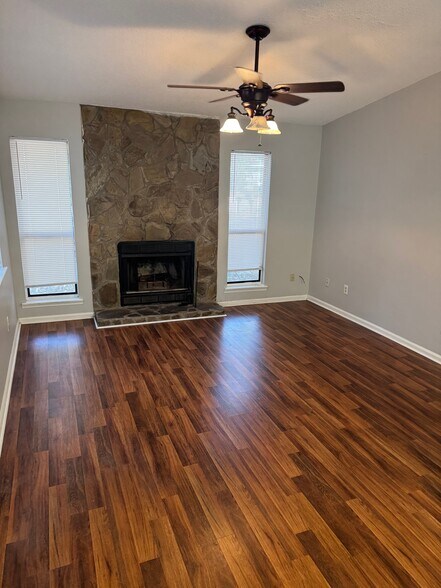 Building Photo - 268 Somerset Dr