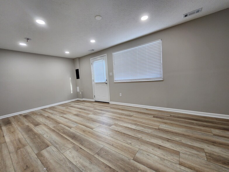 Building Photo - 7497 Stonetrail Way