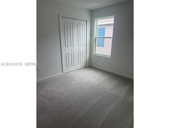 Building Photo - 5423 Meadow Walk Dr
