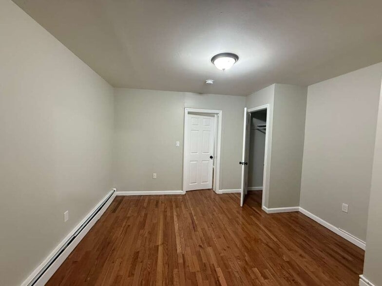 139 Wilkinson Ave 2R - 138 Wilkinson Ave