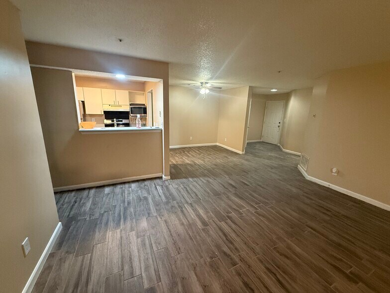 Building Photo - 606 Ridge Creek Dr