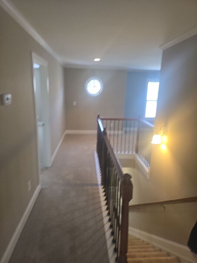 Building Photo - The Manors at White Knoll