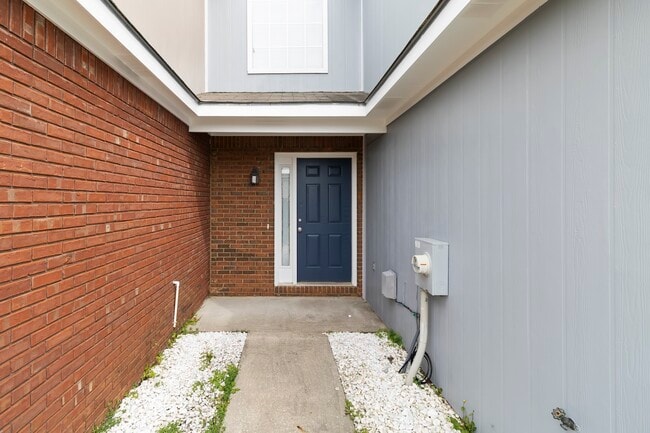 Building Photo - 304 Claremont Avenue