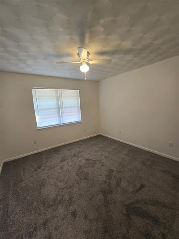 Building Photo - 921 Poinsettia Dr