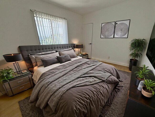Interior Photo - 3630 Westwood Blvd