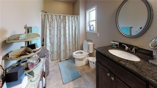 Building Photo - 4020 Golden Eagle Dr