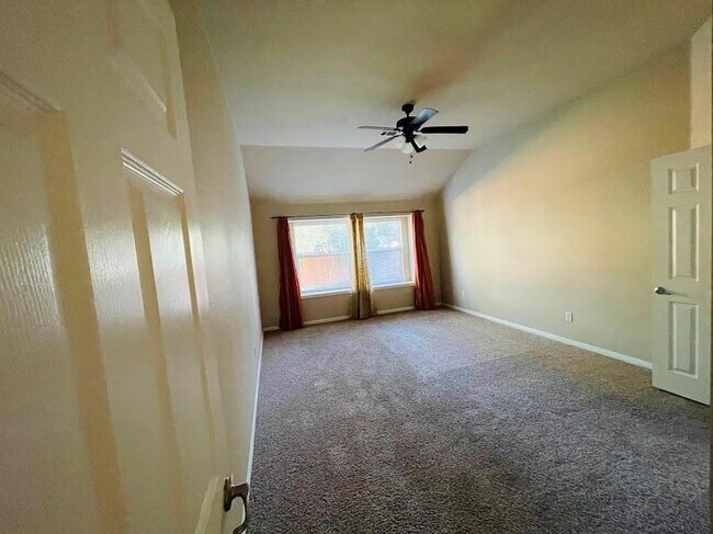 Building Photo - 15425 Fisher Island Dr