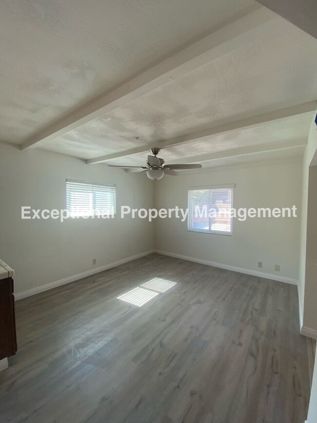 Building Photo - Great 4 bedroom 2 bath single story home